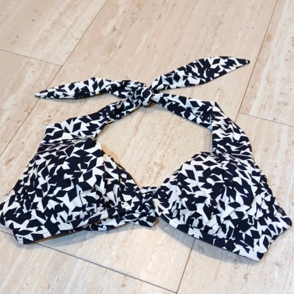 Kenneth Cole Other - Kenneth Cole Black/White Geometric Print Bikini Top